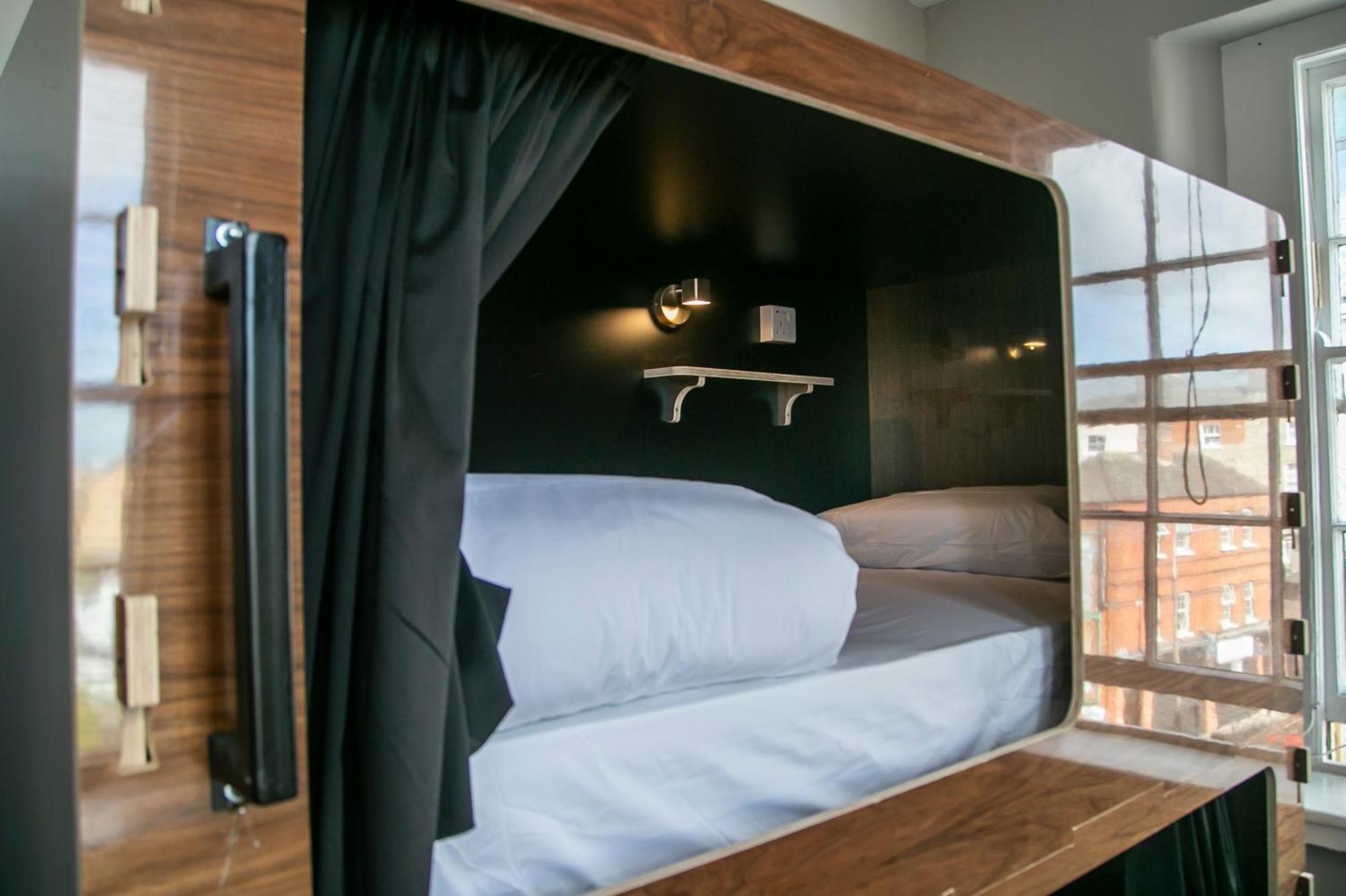 דבלין Leevin Hostel Mountjoy מראה חיצוני תמונה