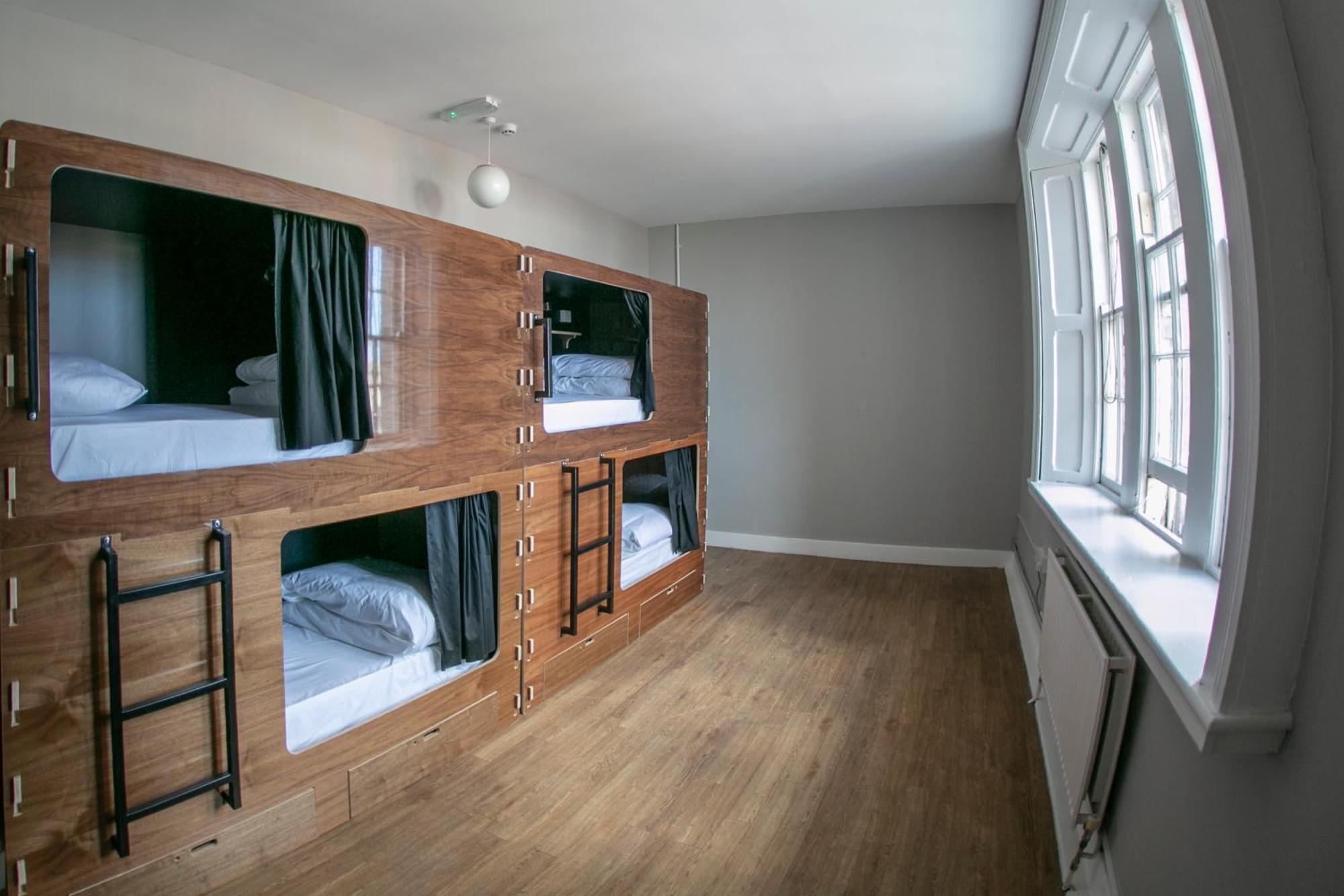 דבלין Leevin Hostel Mountjoy מראה חיצוני תמונה